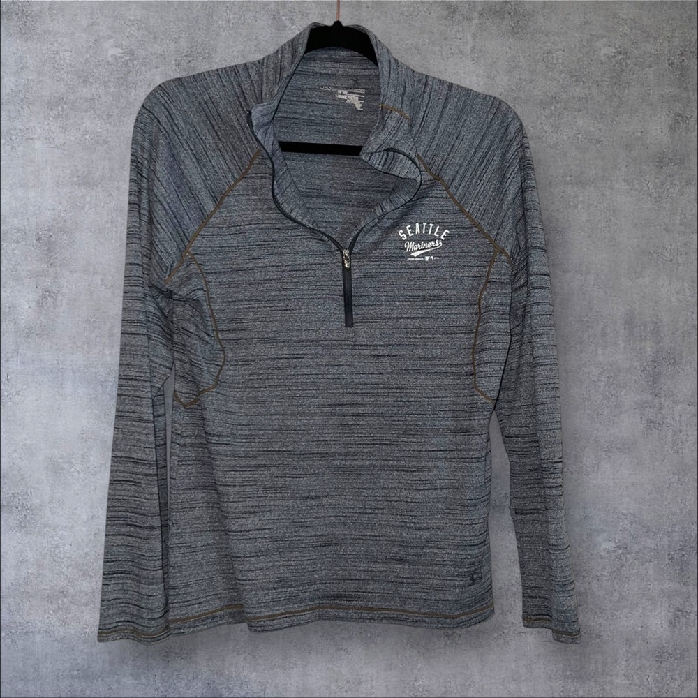 Under Armour Heathered Gray Long Sleeve Tee‎